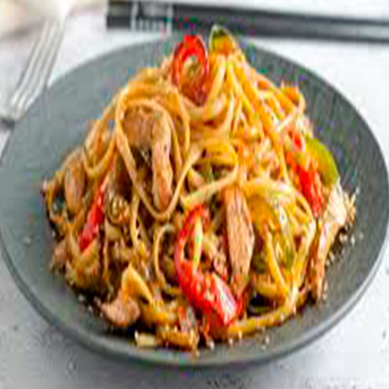 TALLARINES CON POLLO EN TROZOS